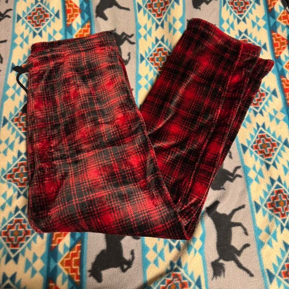 The American Outdoorsman Red and Black Plaid Fleece Pajama Pants